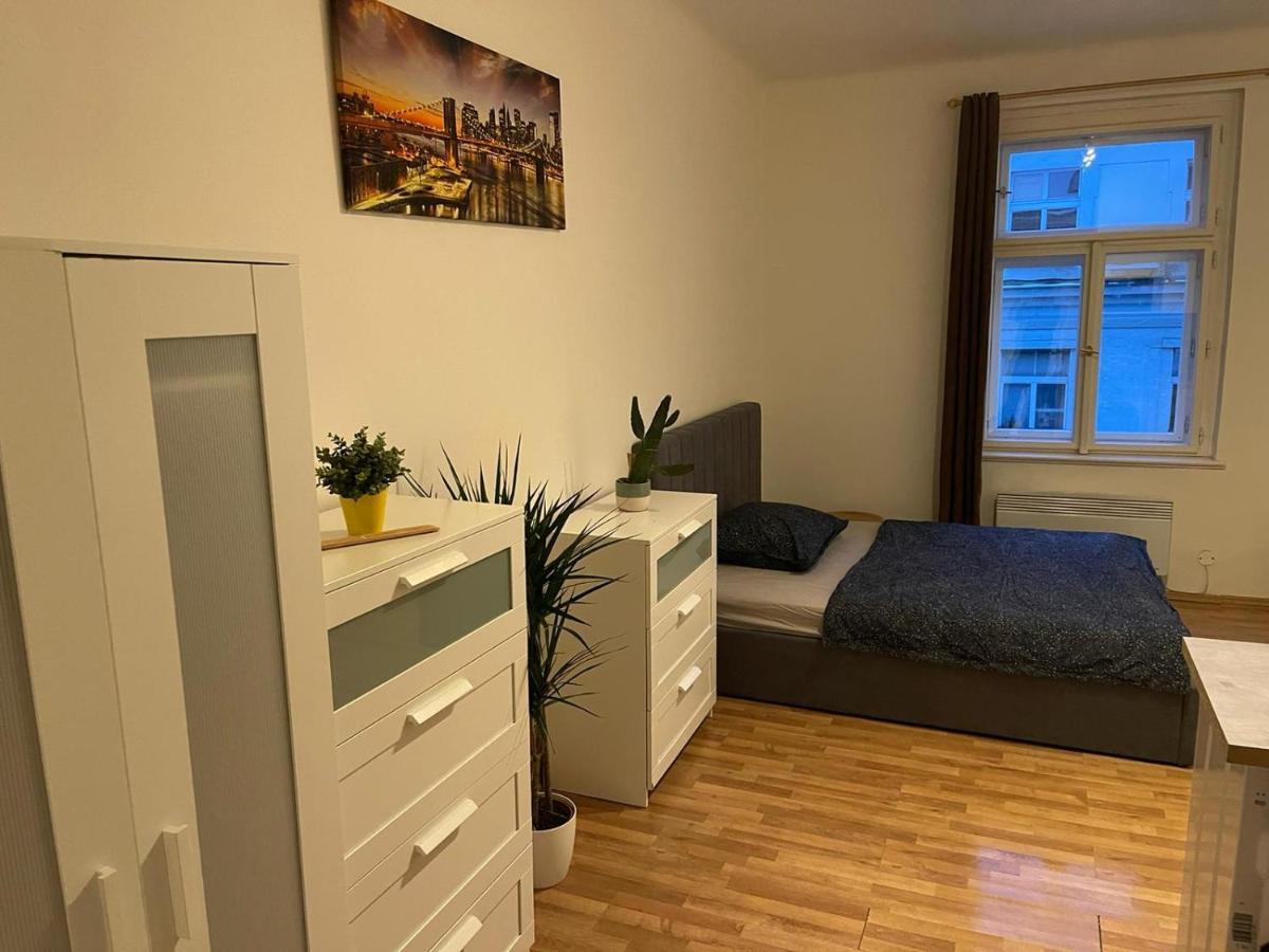 Sunlit Apartment Close To City Center Prag Dış mekan fotoğraf